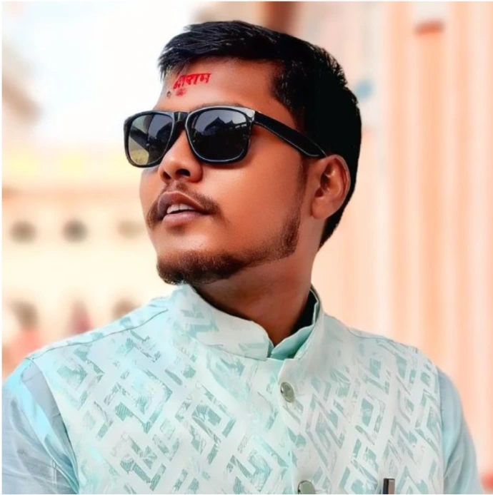 Saroj Yadav - Host